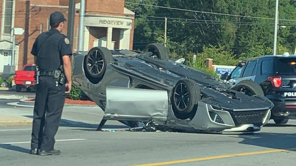 Chattanooga PD 2car crash in Brainerd sends one person to the