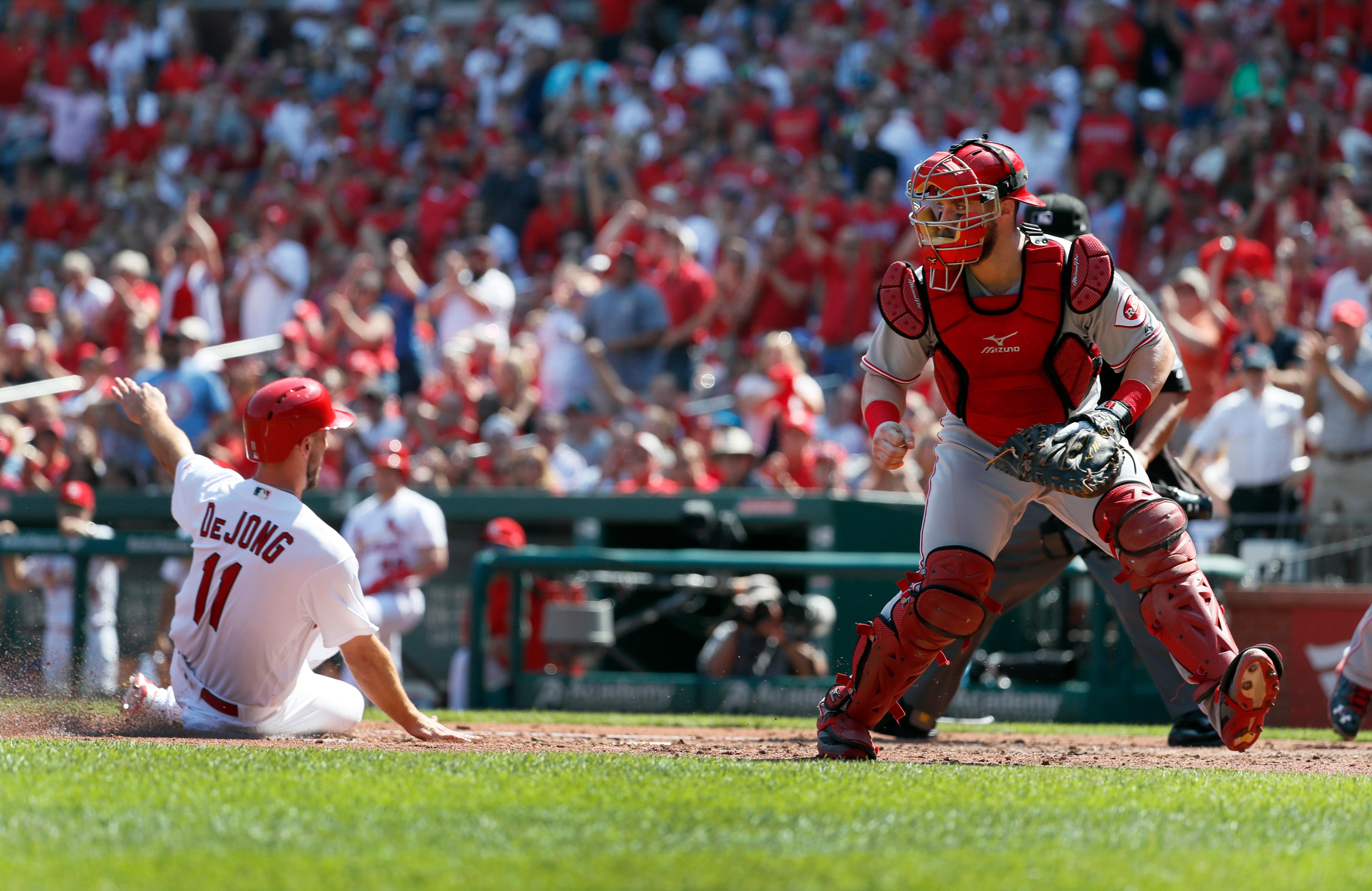 Reds, catcher Barnhart agree to contract extension WKRC