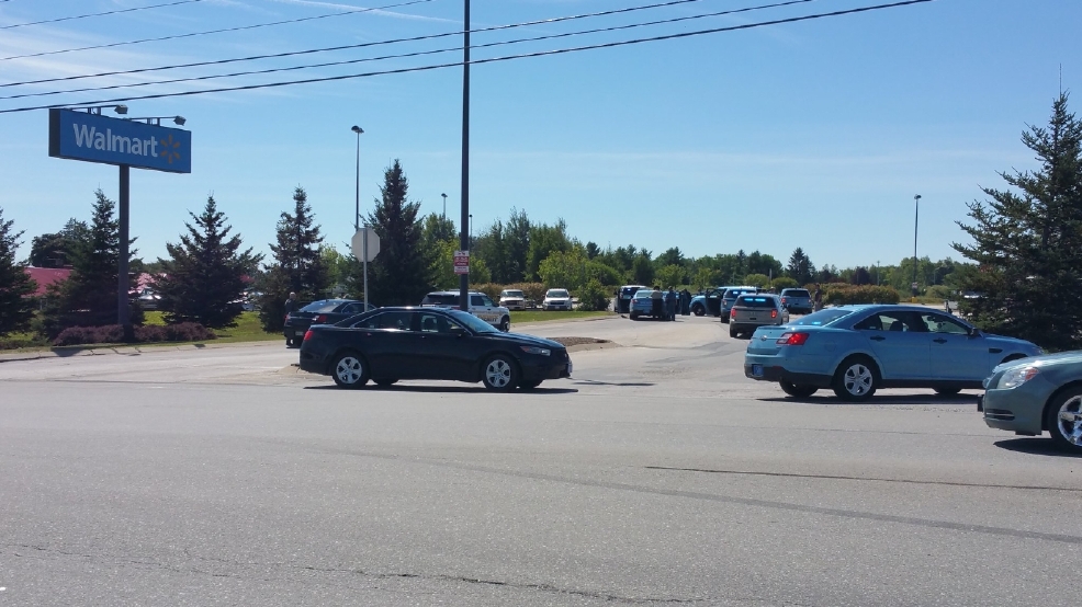 Standoff outside Palmyra Walmart ends, suspect in custody WGME