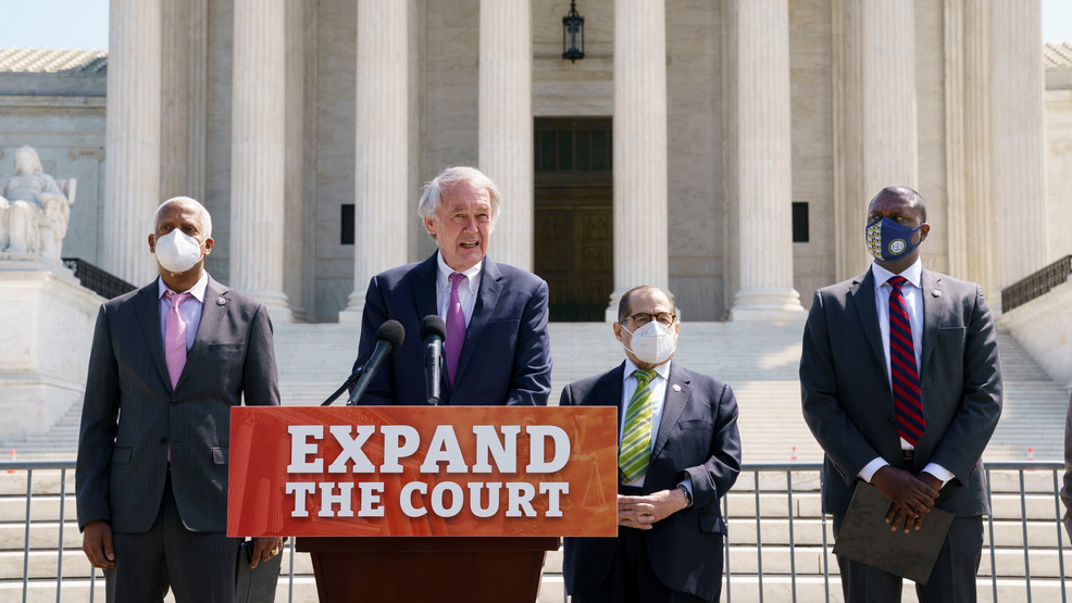 Democrats Supreme Court AP21105582994640.jpg