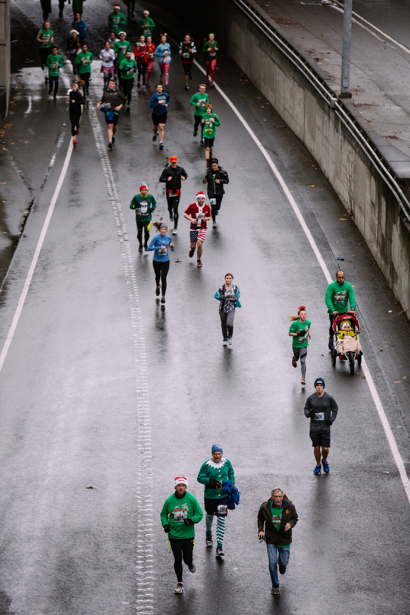 Photos Thousands hit Downtown Seattle for the Jingle Bell Run