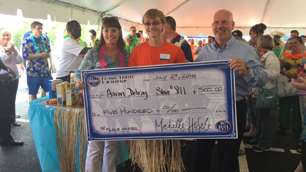 Kroger clerks compete to be the best baggers WKRC