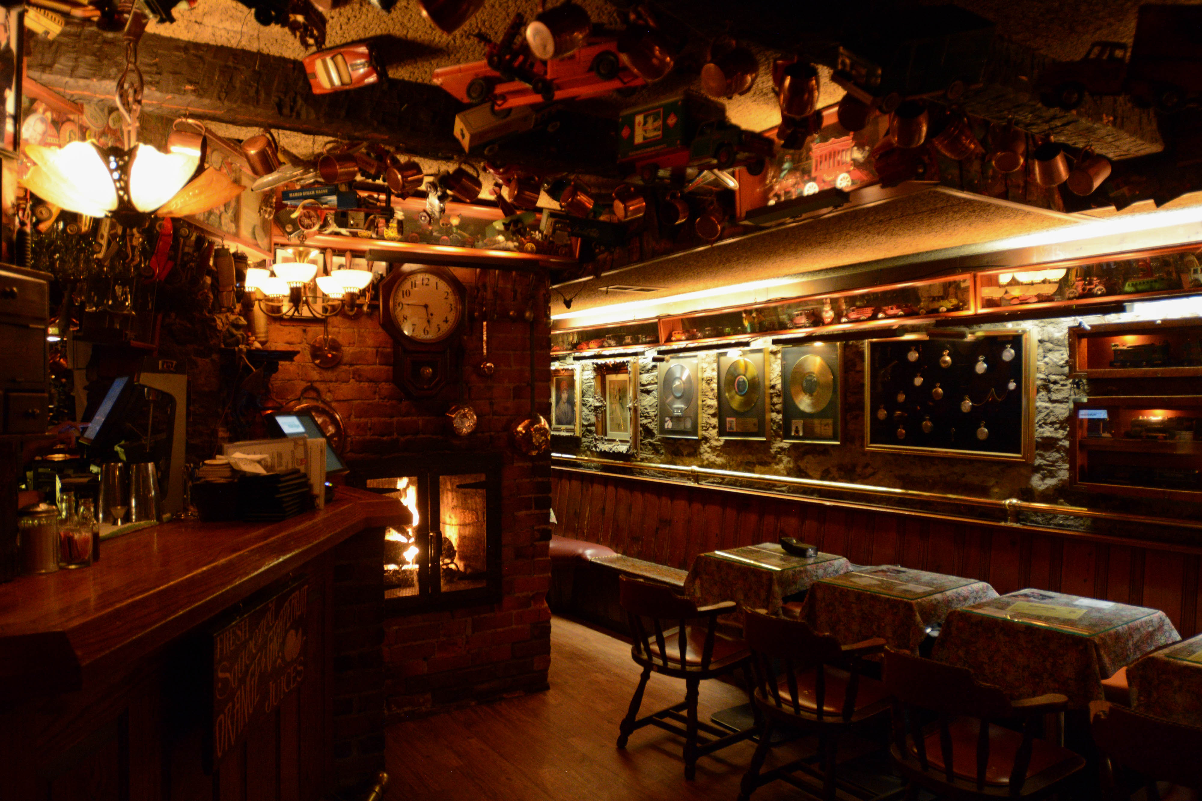 There's A Reason Why This Bar Is A Cincy Legend Cincinnati Refined