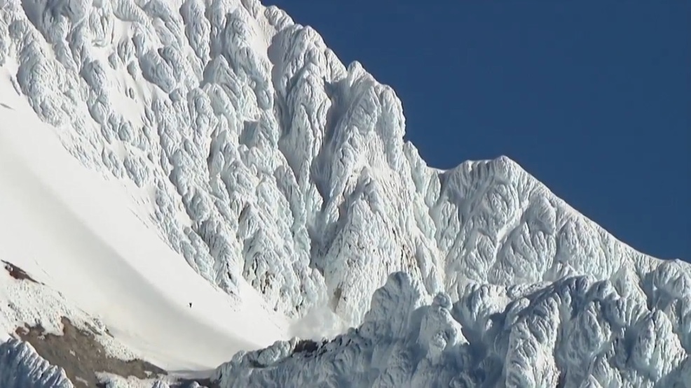 Climber dies after fall on Mt. Hood, another injured and several others rescued (katu.com)