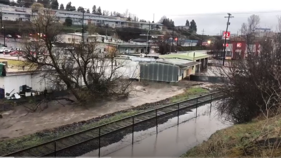 Flood Warning issued for Pullman, more rain likely to hit into