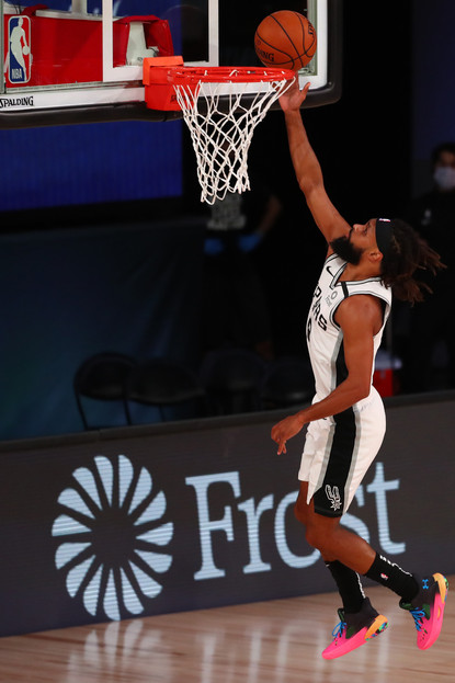 lonnie walker dunk nuggets