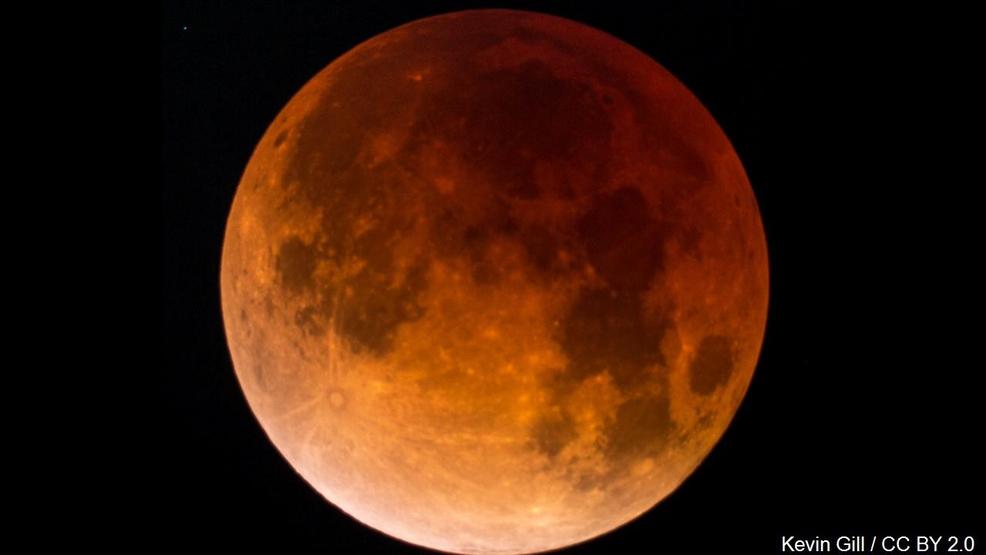 How To Watch The Lunar Eclipse And Supermoon On Sunday Night 99e0f220 8ddc 439f 8331 36da0e3d3985 large16x9 LunarEclipse - How To Watch The Lunar Eclipse And Supermoon On Sunday Night